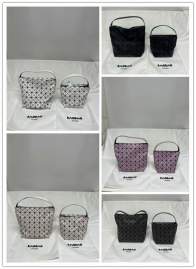 Picture of Issey Miyake Handbags _SKUfw207950246fw